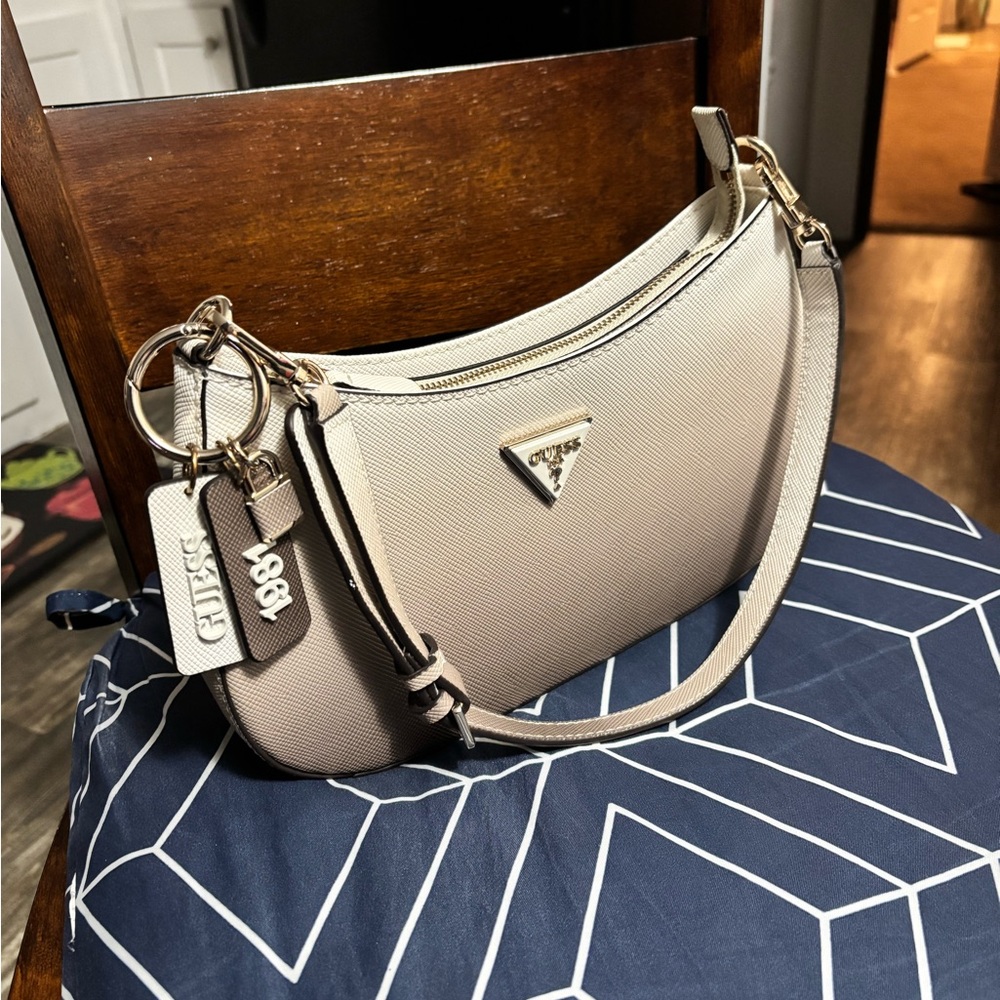 🤍🤎🩶Guess Noelle shoulder bag ombre